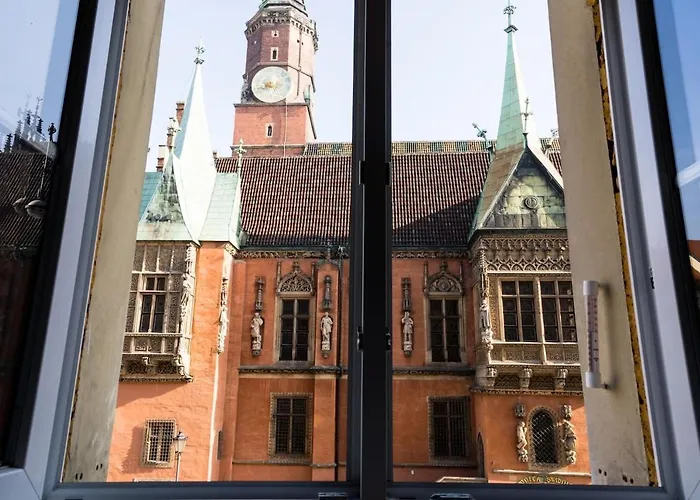 Rynek 20/21 -Cosy New Apartment On The Market Square - 4 Bedrooms - 8 People